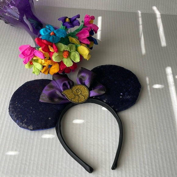 Ursula Disney Villain Headband - Picture 1 of 3